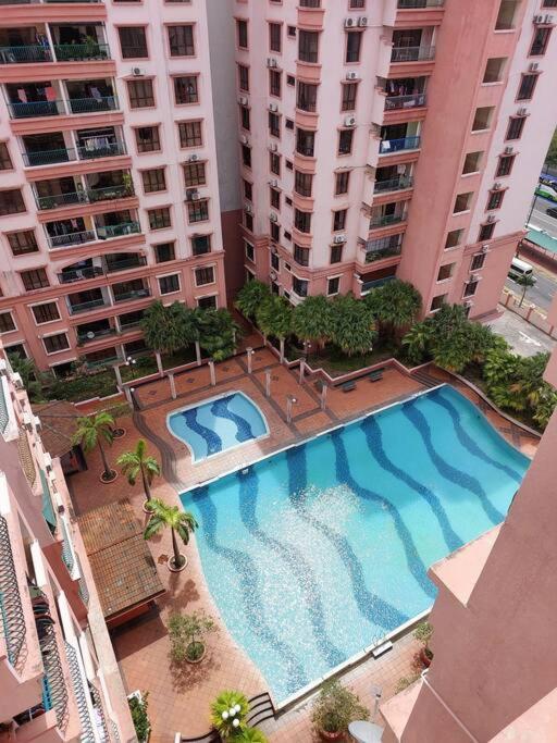Apartment Khome-marinacourt-kk Centre .3b2r Kota Kinabalu