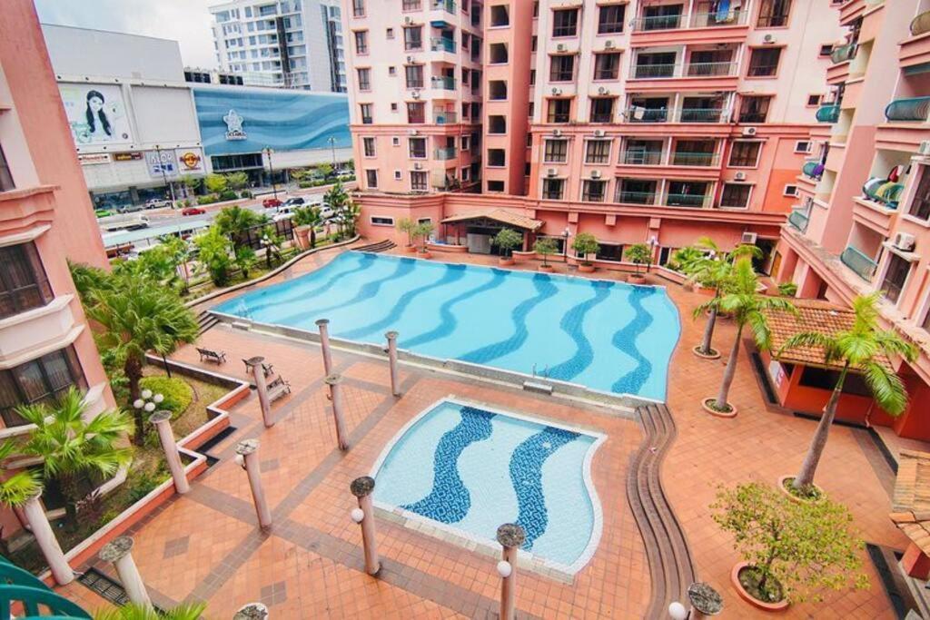 Apartment Khome-marinacourt-kk Centre .3b2r Kota Kinabalu